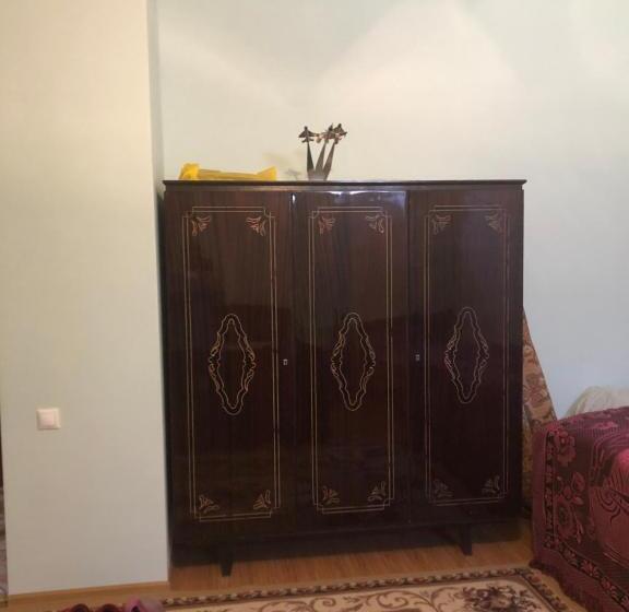 اتاق استاندارد چهار تخته, Armen's Guest House