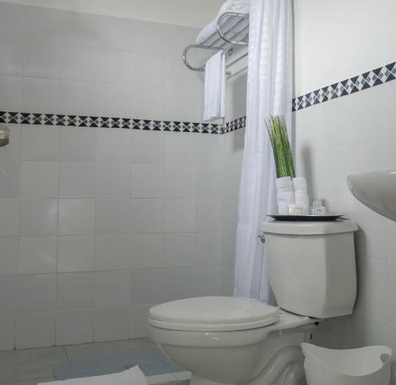 اتاق لوکس, In & Out