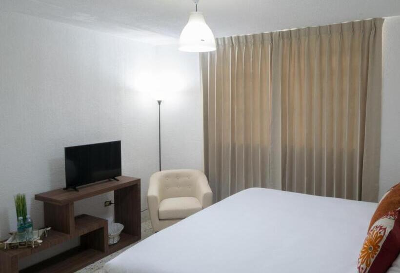 سوییت جونیور, In & Out