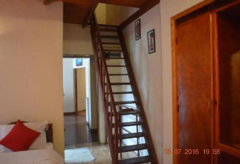 Perhehuone, Samri Holiday Bunglow