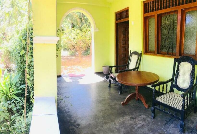 Номер Economy, Temple Flower Guest