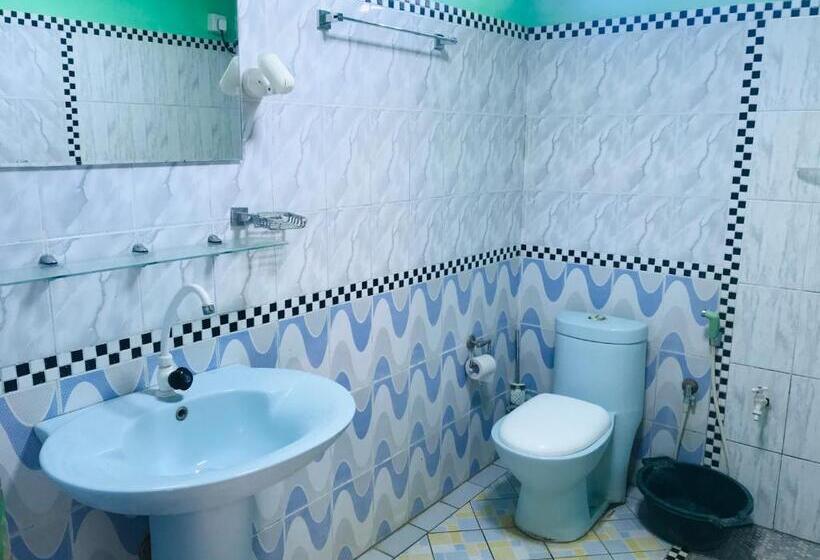 Семейный Номер, Temple Flower Guest