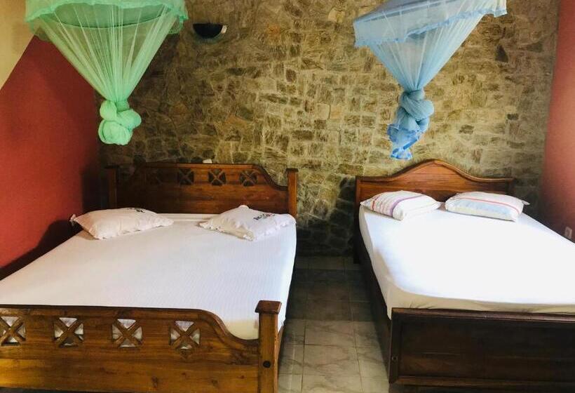 Семейный Номер, Temple Flower Guest