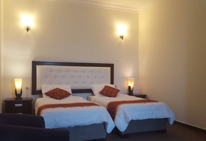 مجموعه ویستا شهر, Abu Mazen