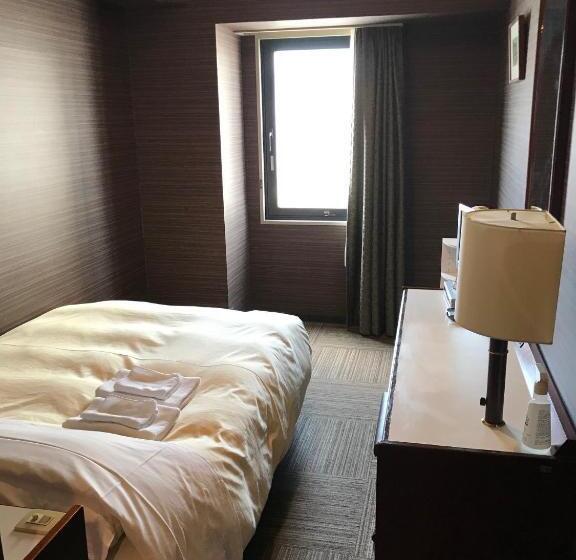 חדר בסיסי מיטה זוגית, Crown Hills Nakamura