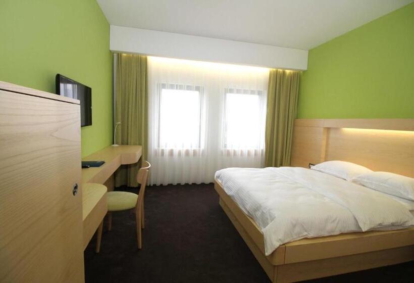 Quarto standard, International Prishtina & Spa