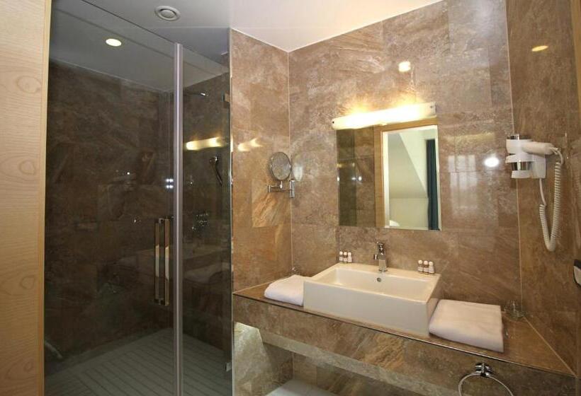 Quarto standard, International Prishtina & Spa