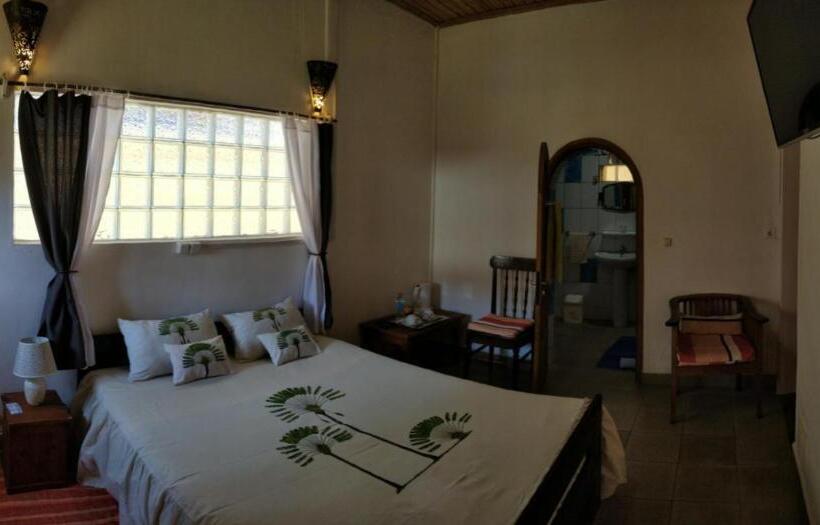 اتاق استاندارد, Le Trianon