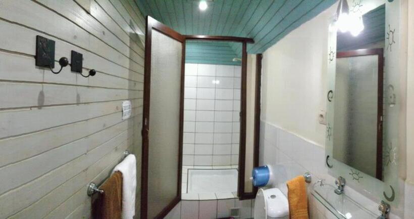 اتاق استاندارد سه نفره, Le Trianon