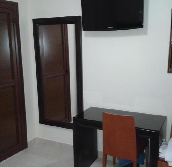 اتاق خانوادگی با چشم‌انداز دریا, De La Mediterranee