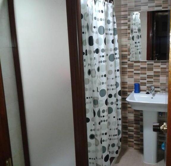 اتاق خانوادگی با چشم‌انداز دریا, De La Mediterranee