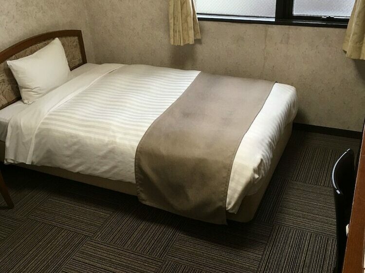 חדר סטנדרט יחיד, Shinmatsudo Station