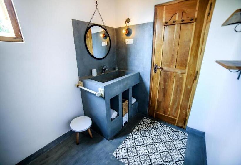 标准间, Amanta Beach