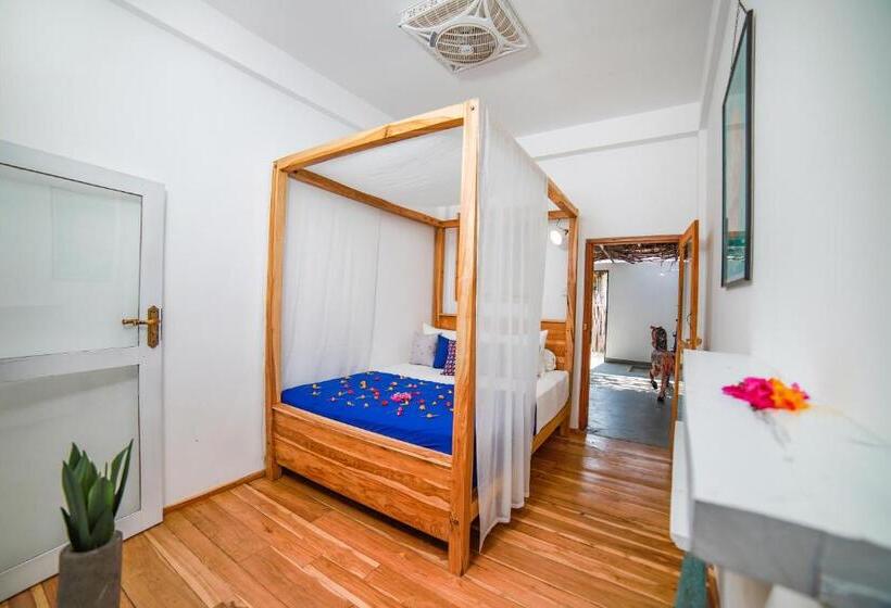 基本间, Amanta Beach