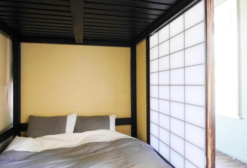 ルームシェアのワンベッド, Hakonehostel1914