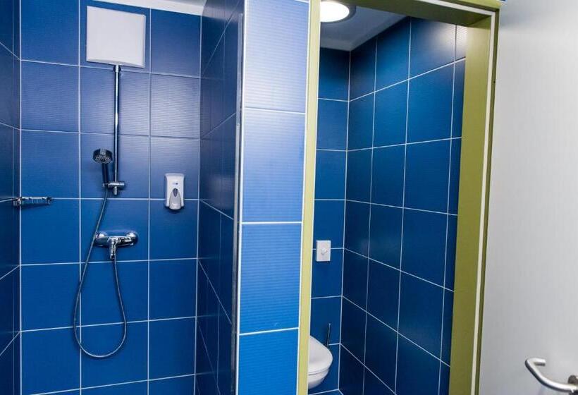 סוויטה משפחתית, Alsóörs Marina