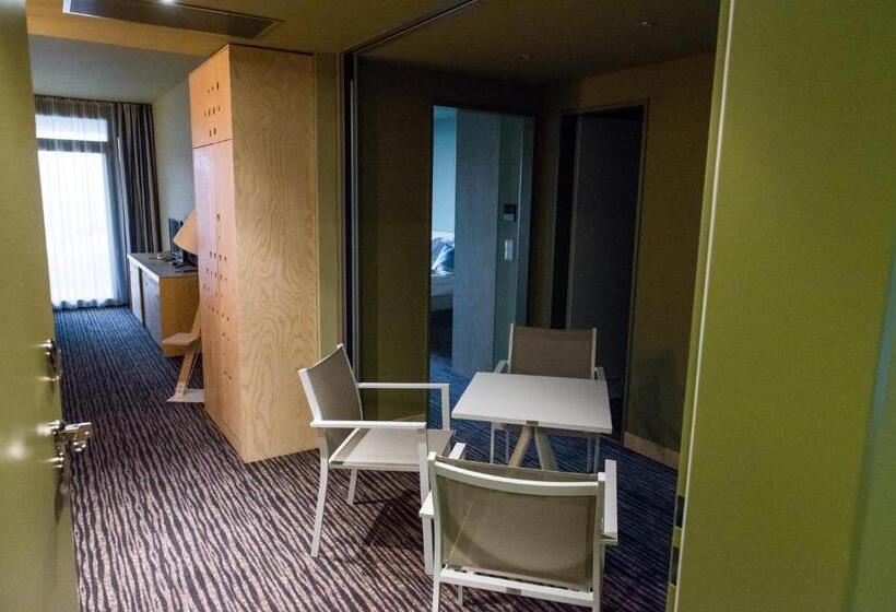 סוויטה משפחתית, Alsóörs Marina