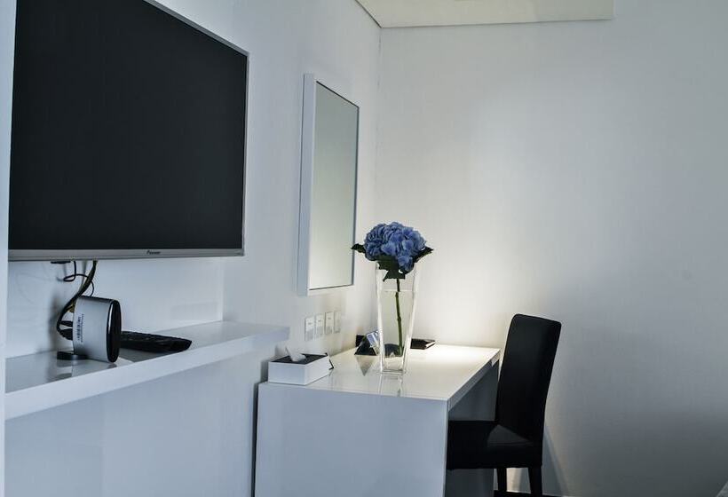 اتاق اکونومی یک تخته, Khuvsgul Lake