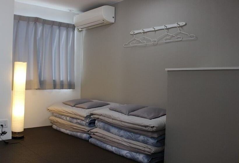 Номер Стандарт Четырехместный Совместный Санузел, Zipang