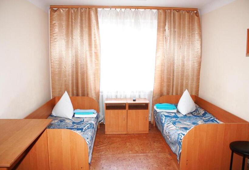 تختخواب در اتاق مشترک, Vydubychi