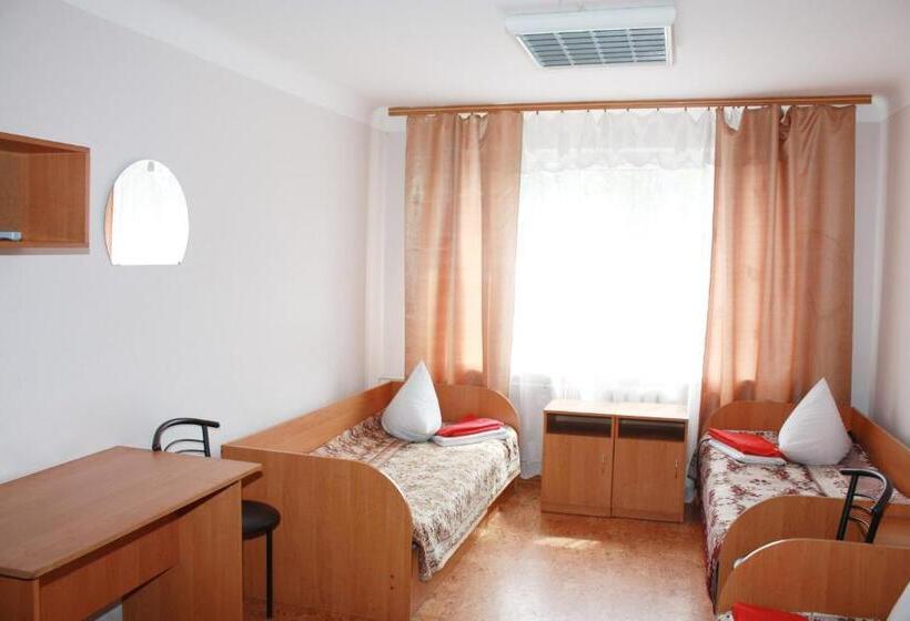 تختخواب در اتاق مشترک, Vydubychi