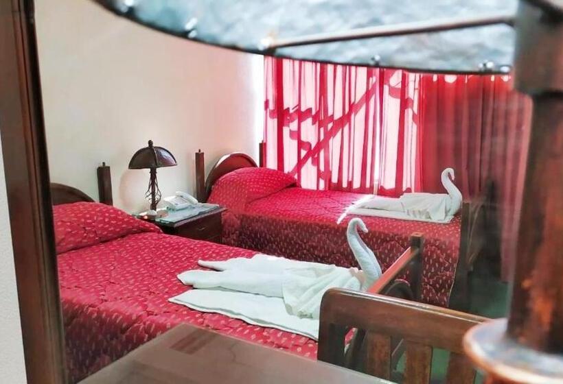 اتاق استاندارد چهار تخته, Alexander