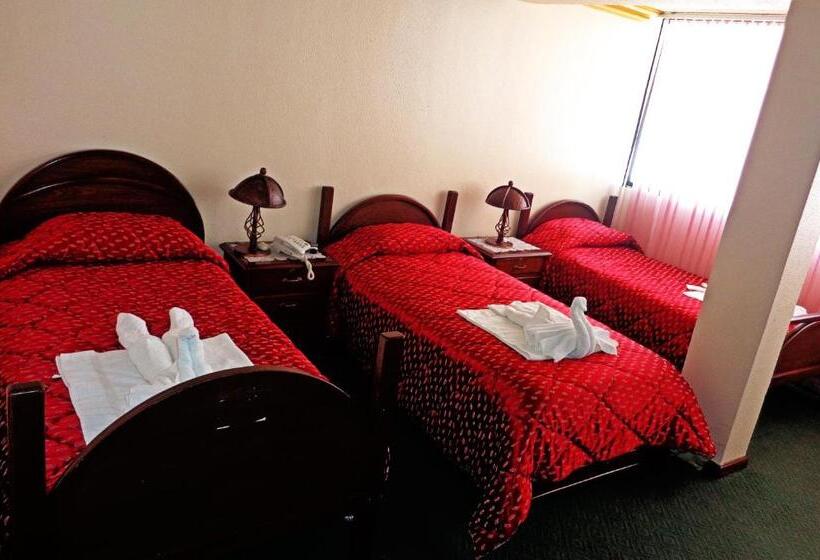 اتاق خانوادگی, Alexander