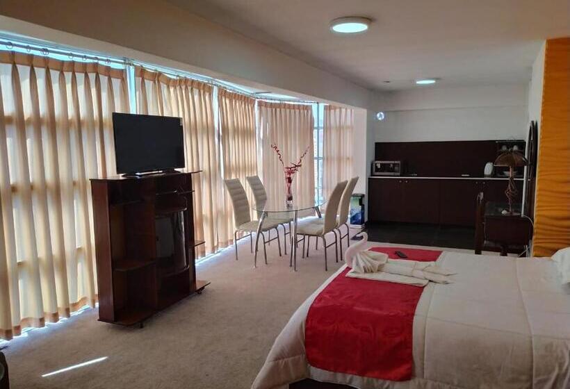 اتاق سوپریور خانوادگی, Alexander