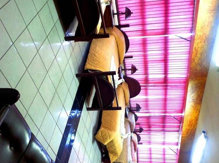 اتاق استاندارد, Alexander