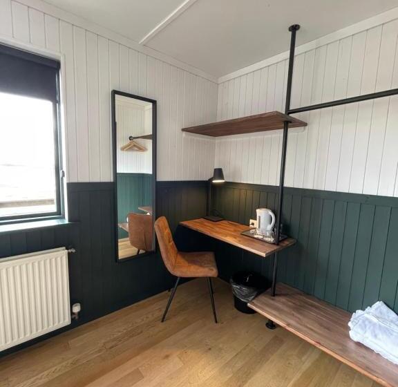 اتاق سوپریور, Aurora Lodge