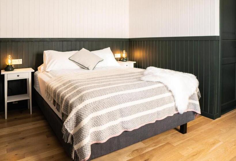 اتاق سوپریور, Aurora Lodge