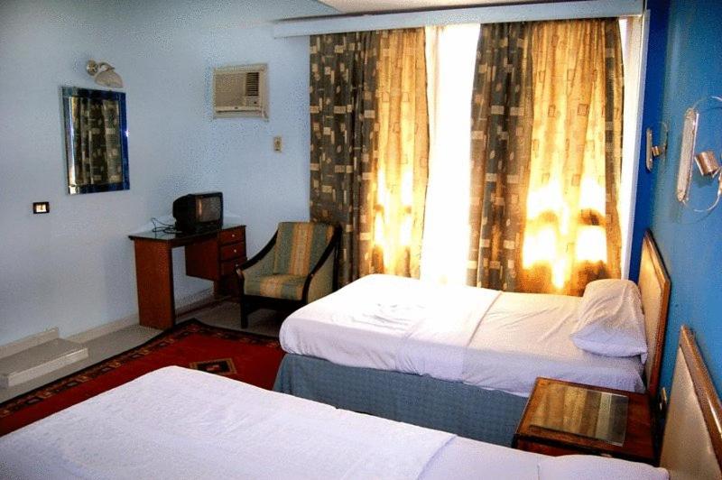 سوییت لوکس, Nile Zamalek