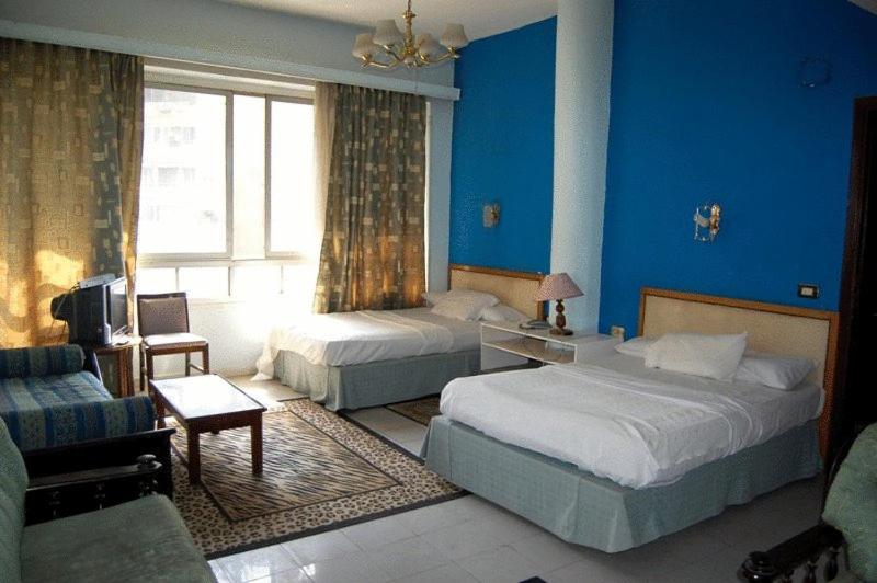 سوییت لوکس, Nile Zamalek