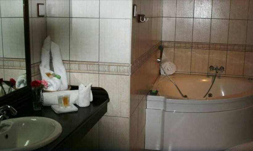 اتاق لوکس, Ryans Bay