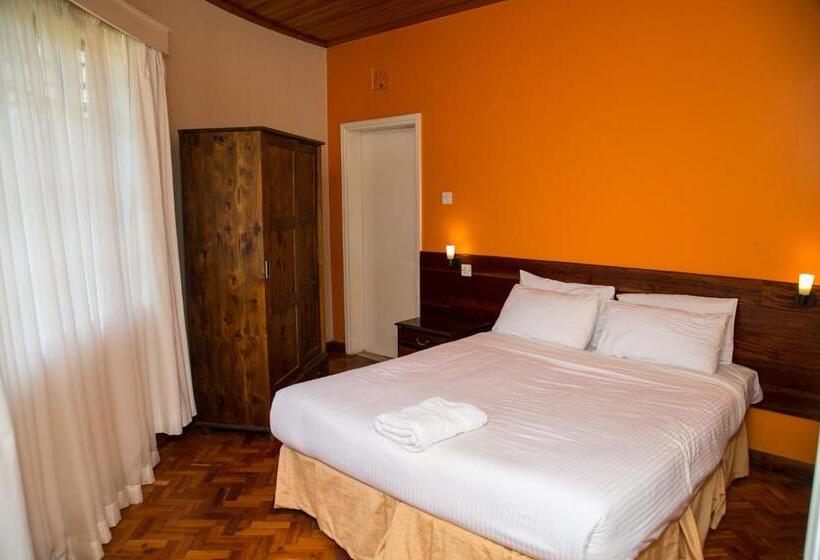 اتاق خانوادگی, Thayu Farm