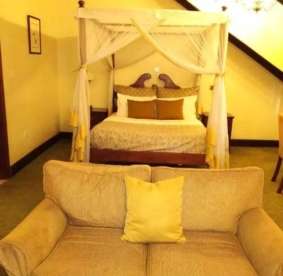 سوییت جونیور, Midland Hotel Nakuru