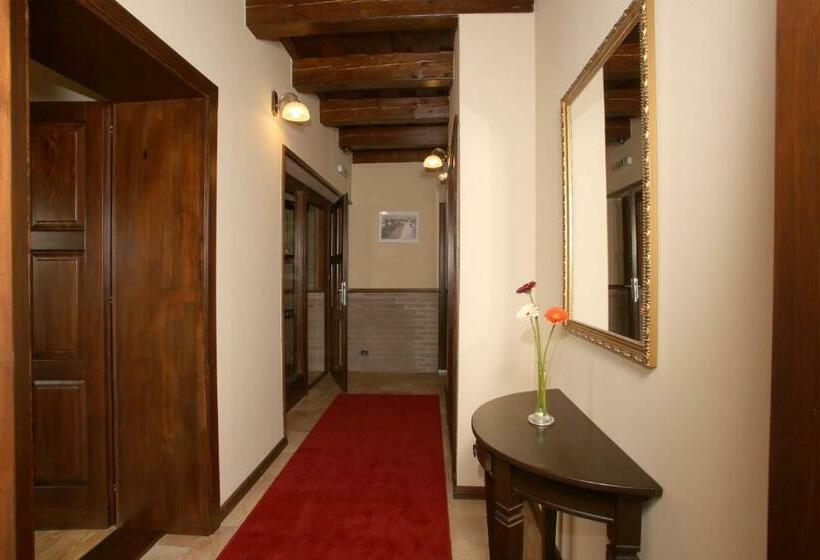 اتاق استاندارد, Aurora Panzió