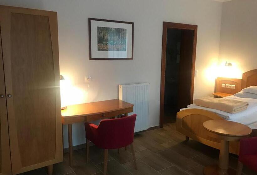 اتاق استاندارد, Aurora Panzió