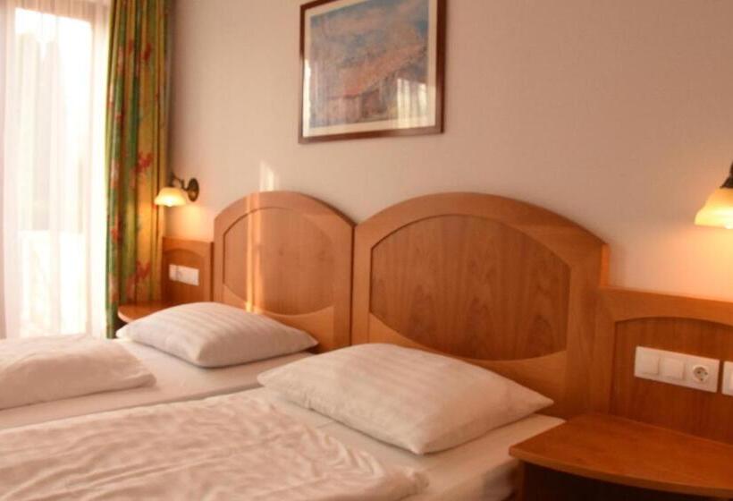 اتاق استاندارد, Aurora Panzió