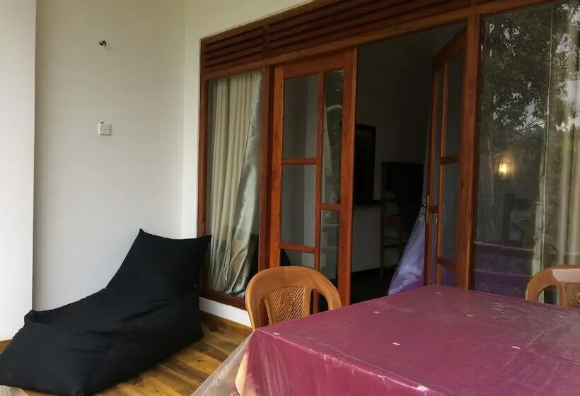 マウンテンビュースタンダードルーム, Ridge View Guest House  Ella