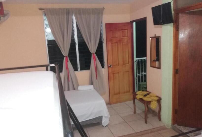 غرفة قياسية رباعية, Hostal San Antonio