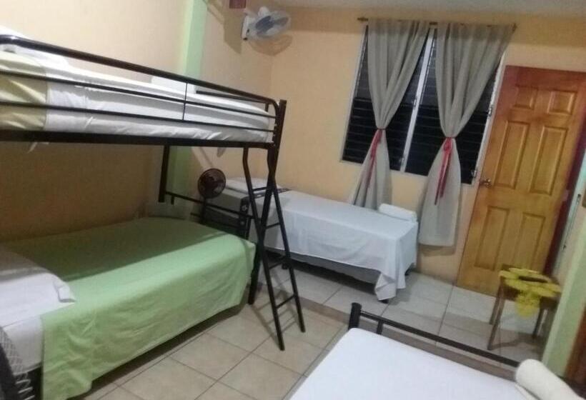 غرفة قياسية رباعية, Hostal San Antonio