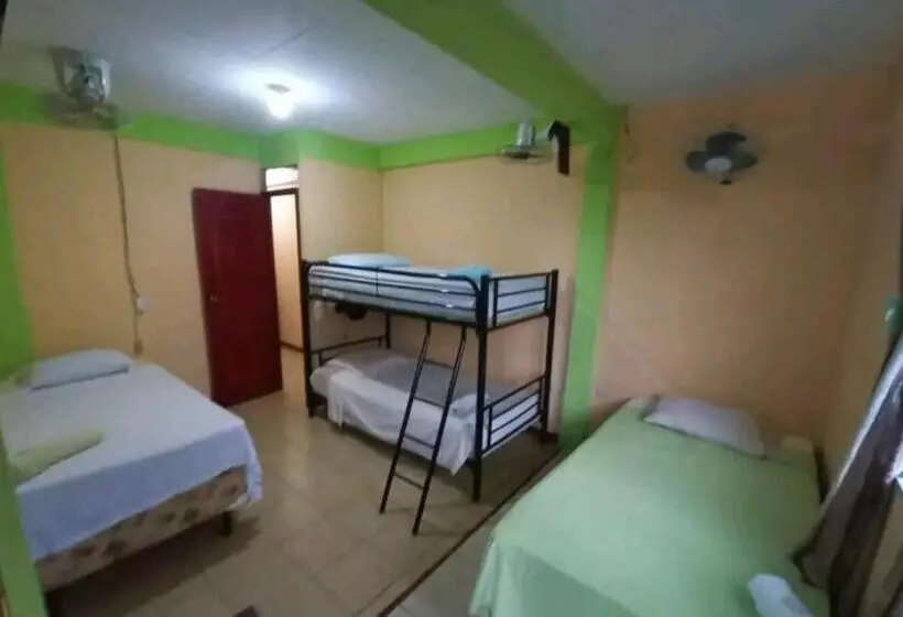 スタンダード4人部屋, Hostal San Antonio