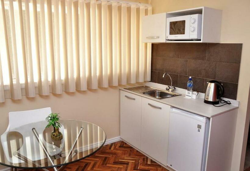 سوییت, Bolivian Rooms & Suites