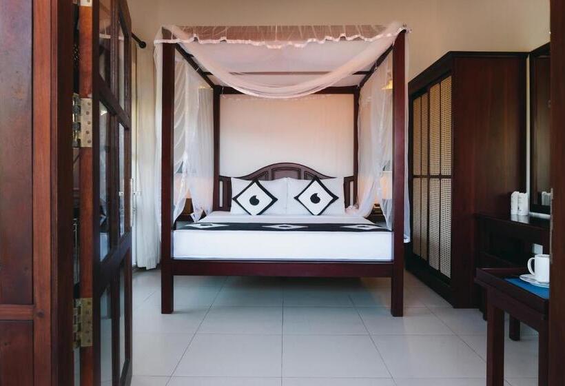 חדר דלוקס, Amal Beach