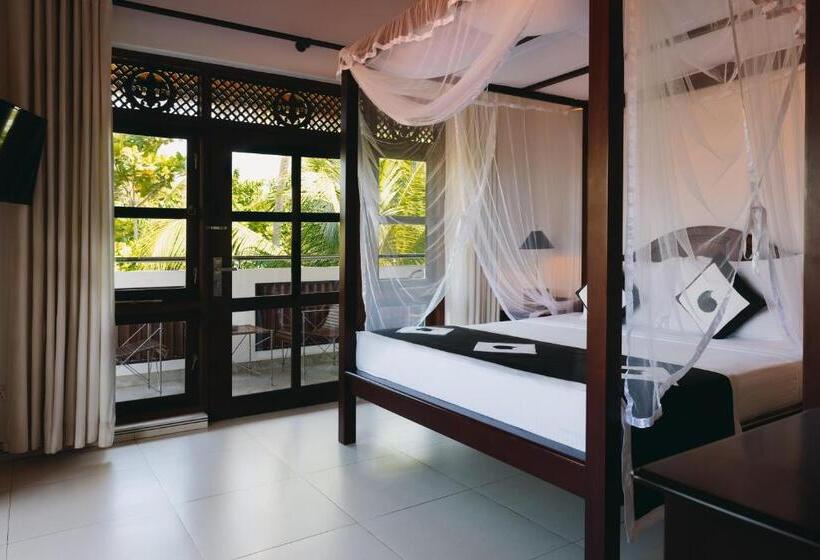 חדר דלוקס, Amal Beach