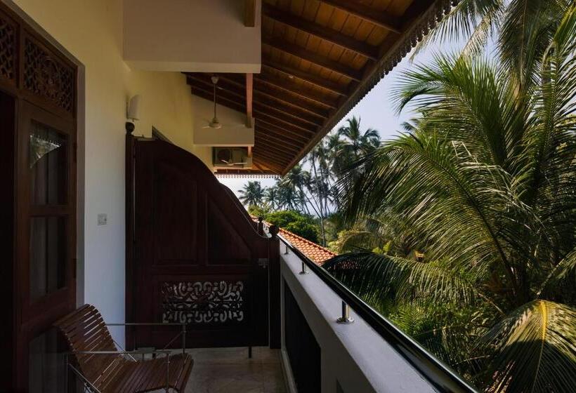 חדר דלוקס, Amal Beach