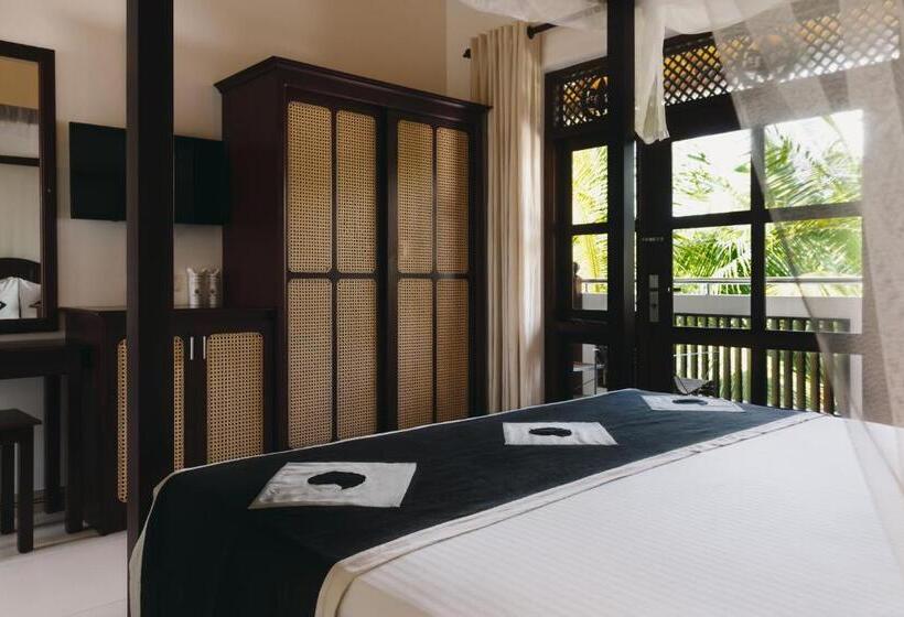 חדר דלוקס, Amal Beach