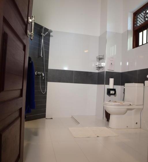 חדר דלוקס, Amal Beach