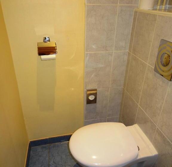 スタンダードルーム, De France